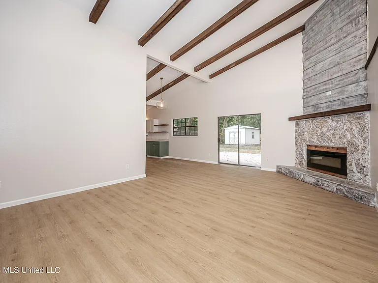 106 Booth Cir — Photo 12