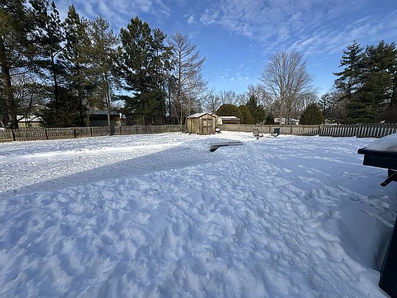 5th image of 502 Canary Ln