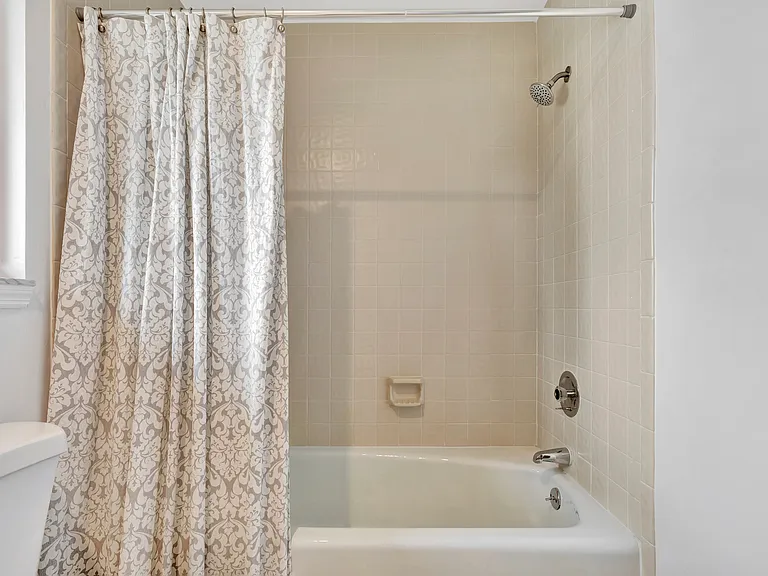 121 Prestwick Cir — Photo 30
