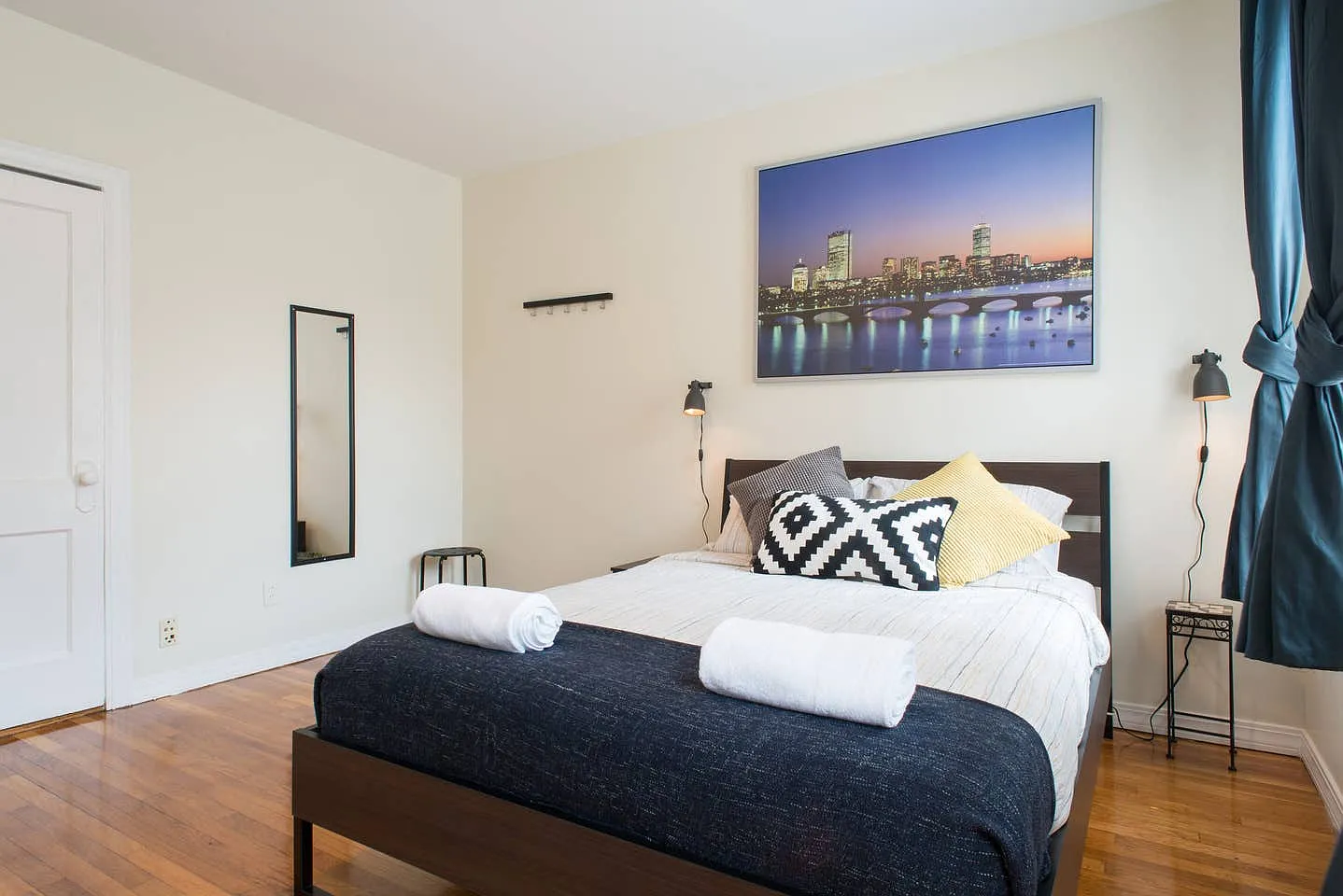 2 bed, 999 sqft, $3,800 — Photo 1