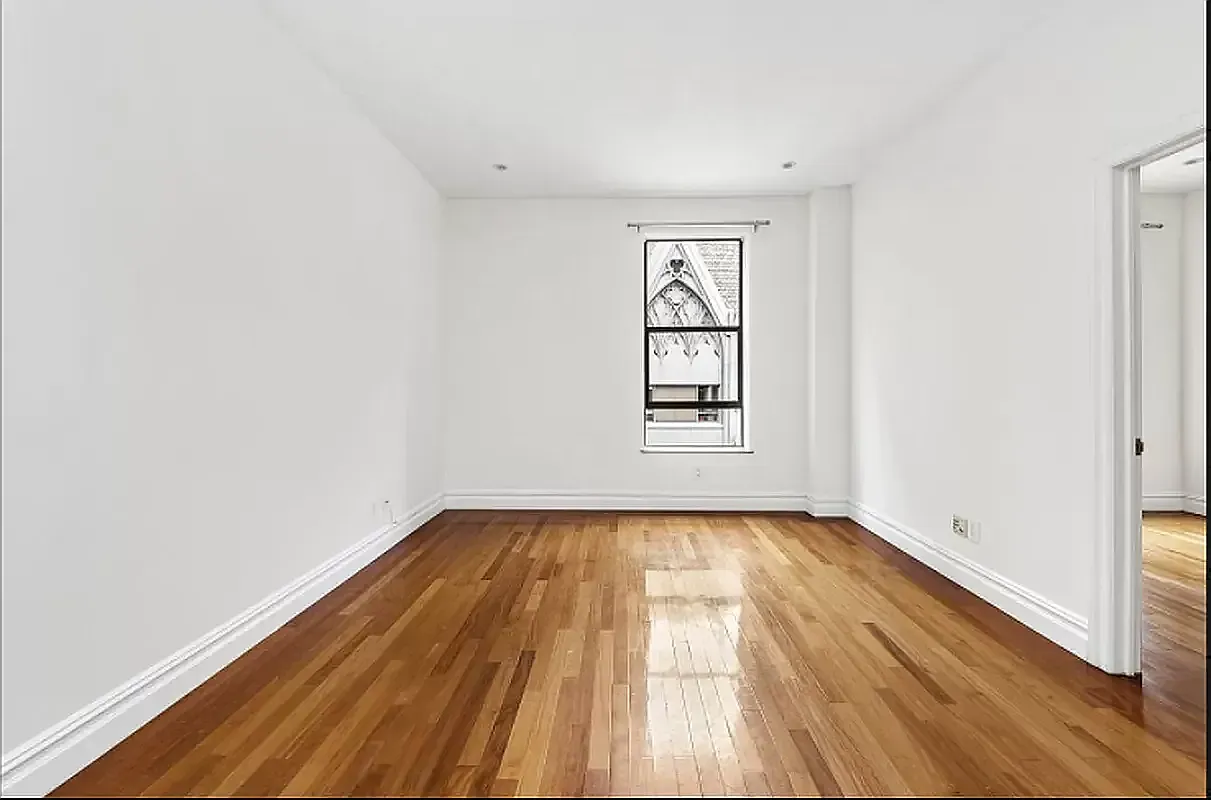 154 West 70th Street — Photo 3