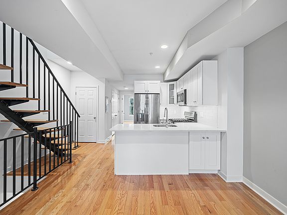 2nd image of 1437 Brown St #3