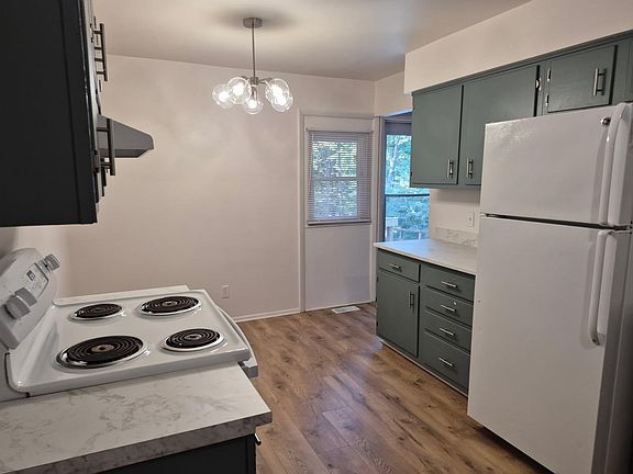 3rd image of 8156 Valleywood Ln APT 2