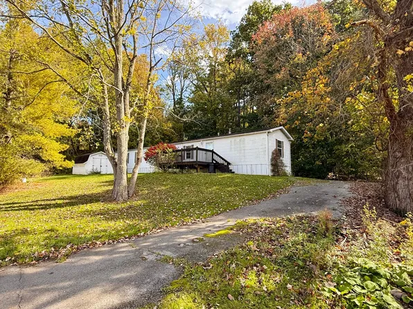 34 Oakview Dr, Beaver Falls, PA 15010