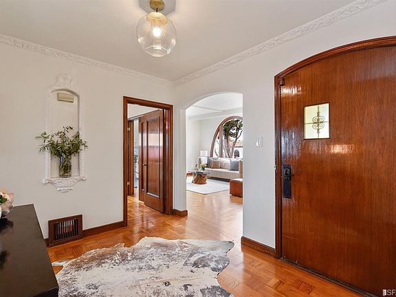 2nd image of 838 Darien Way