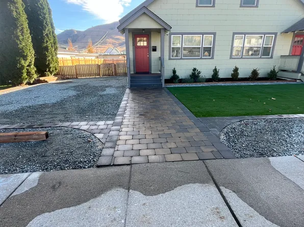 220 E Chelan Ave, Chelan, WA 98816