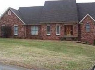 3001 Laura Dr, Floyds Knobs, IN 47119