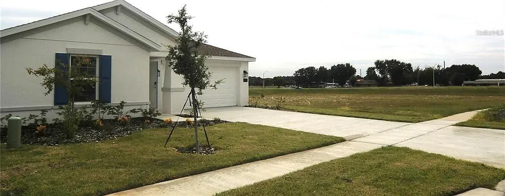 3 bed, 2.0 bath, 1560 sqft, $1,950 — Photo 3