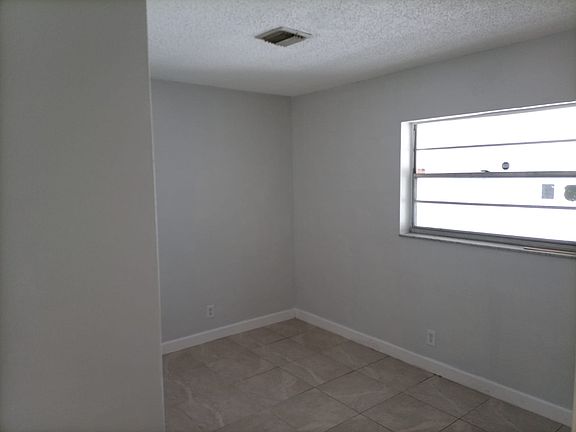 5th image of 4000 NW 78th Ave #3