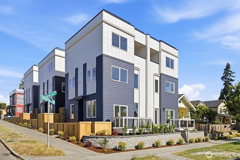 2nd image of 5902 42nd Avenue SW