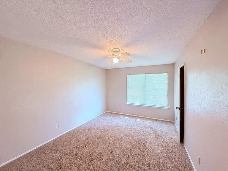 9611 Blue Creek Ln — Photo 19