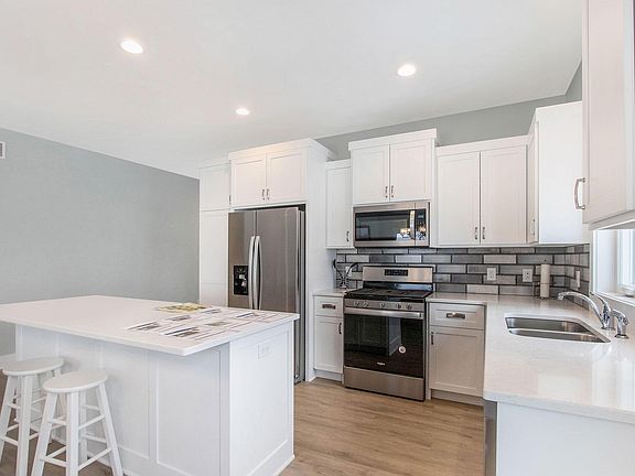 4th image of 3422 Eagle Pass Dr #88