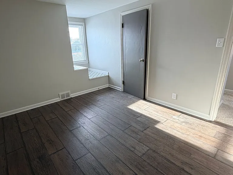 1739 N Main St — Photo 8