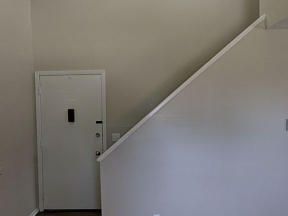5th image of 809 Kerns Dr NE APT C