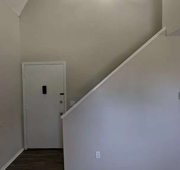 809 Kerns Dr NE — Photo 5