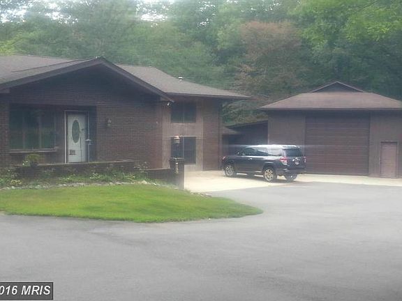 3rd image of 38975 Hollybank Dr