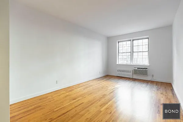 Rented by Bond New York | media 10