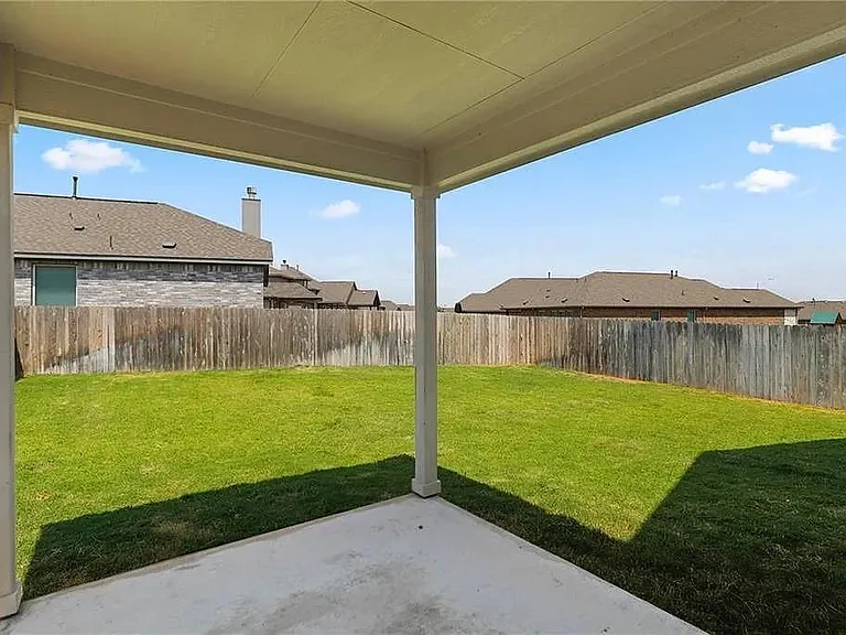 541 Palmilla St — Photo 28