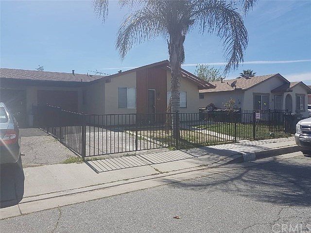 1st image of 462 El Monte St