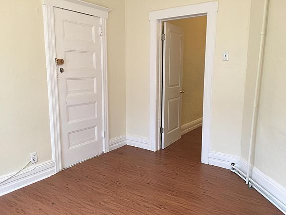 4th image of 573 W Side Ave Fl 1ST