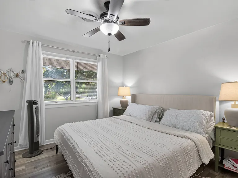 9501 Beaumont St — Photo 17