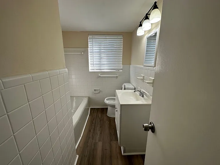 3018 Oak St — Photo 17