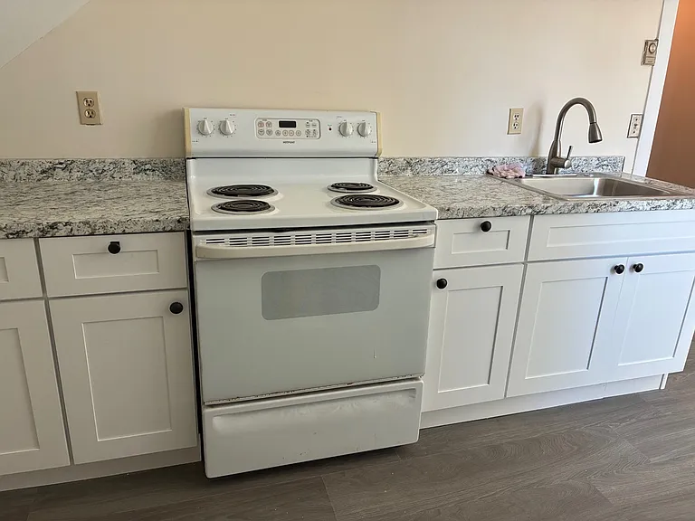 13 Maple Ave — Photo 4