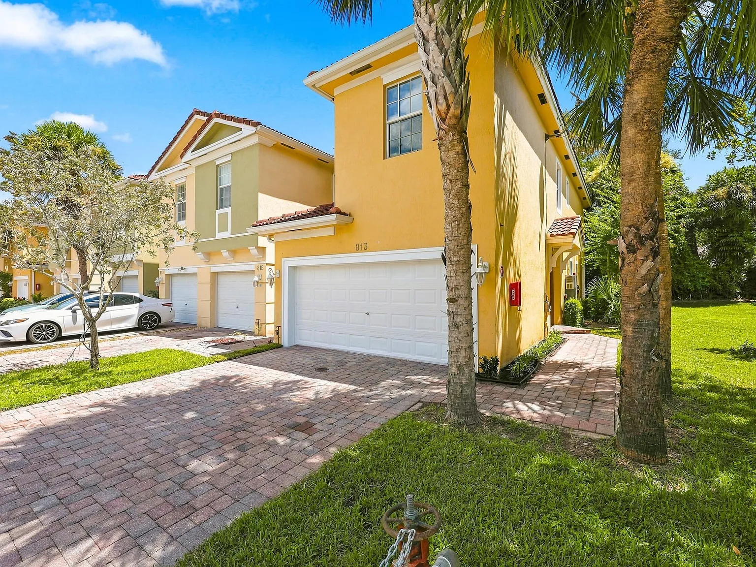 3 bed, 2.5 bath, 1609 sqft, $2,800 — Photo 3