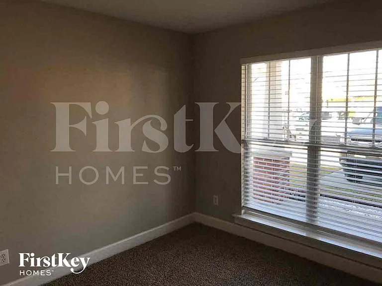 153 Creekstone Trl — Photo 11
