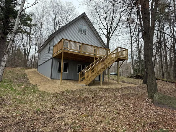 N11651 Graetz Rd, Clintonville, WI 54929