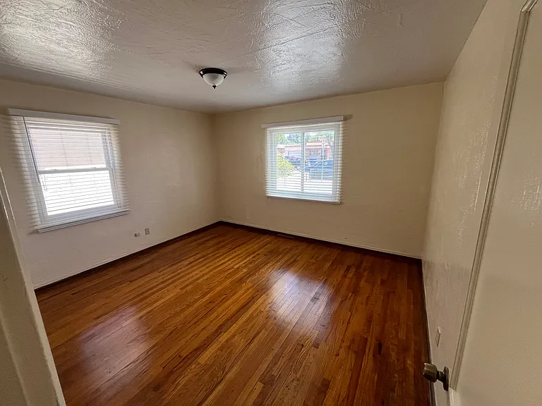 813 Wilmoore Dr SE — Photo 17
