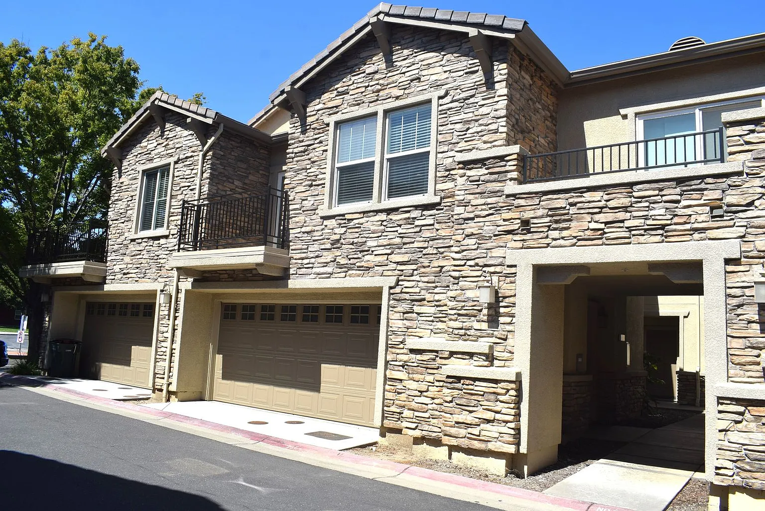 3301 N Park Dr Unit 4311 photo 1
