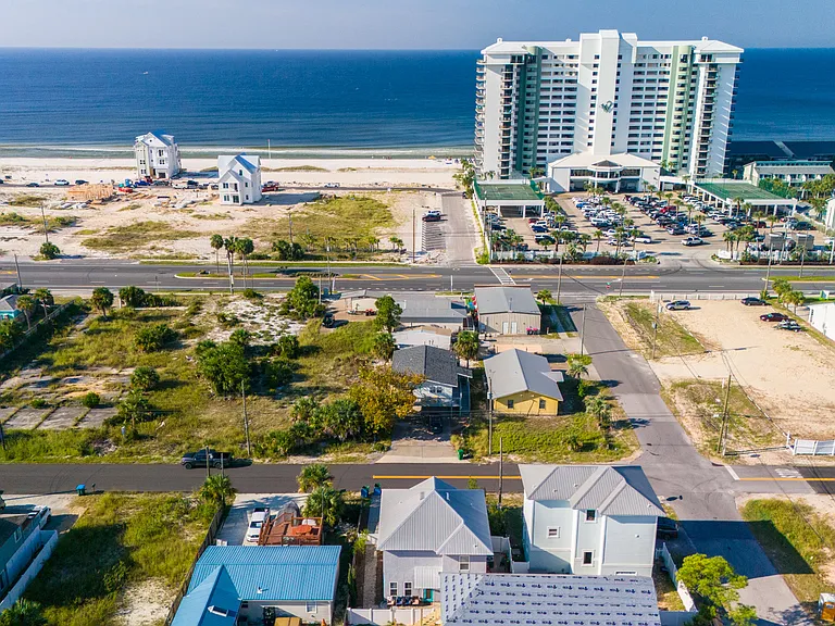 6104 Beach Dr — Photo 32
