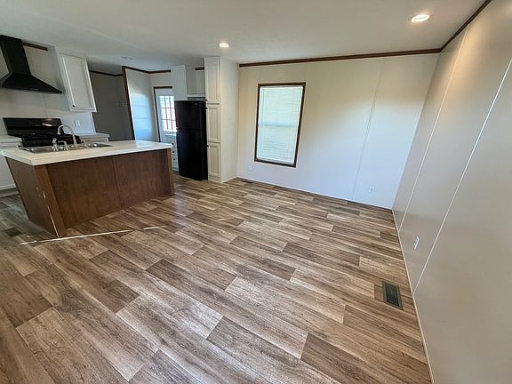 2nd image of 1010 Reservation Rd #E12