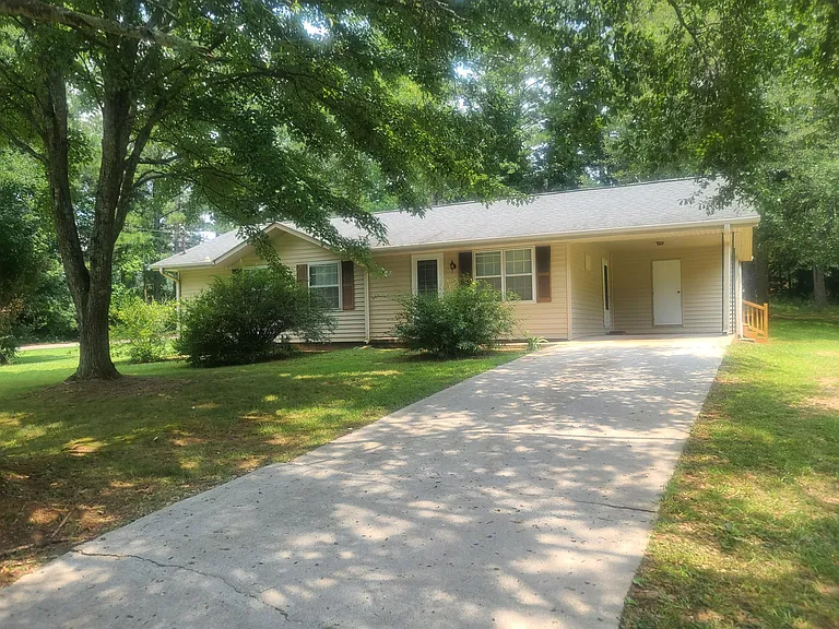 75 Riverside Dr — Photo 2