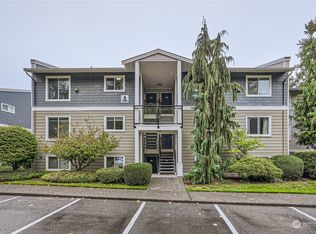 10830 E Riverside Dr APT B301, Bothell, WA 98011