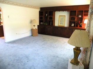 61 Hampton Ln, Lancaster, PA 17601