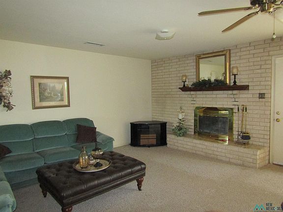 4th image of 909 W Clayton Ave
