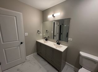 7254 S Bennett Ave #1, Chicago, IL 60649