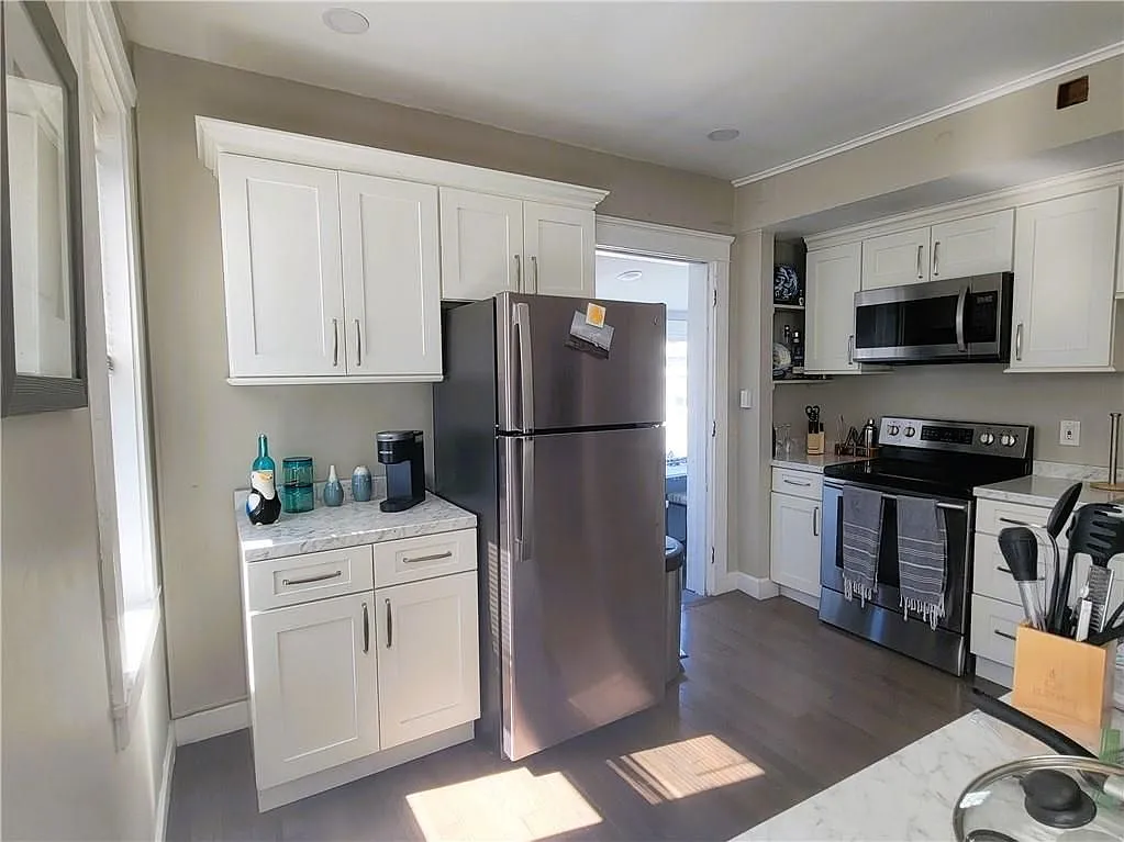 2 bed, 1.0 bath, 800 sqft, $2,750 — Photo 3