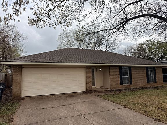 2nd image of 4707 Longstreet Pl