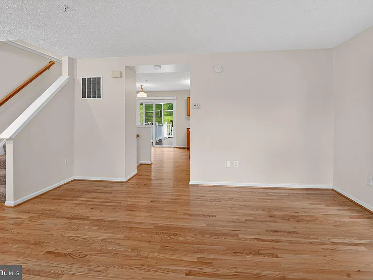 158 Glen View Ter — Photo 4