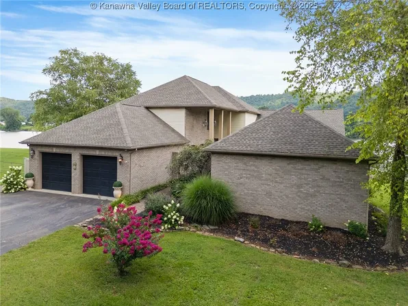 10424 Winfield Rd, Winfield, WV 25213