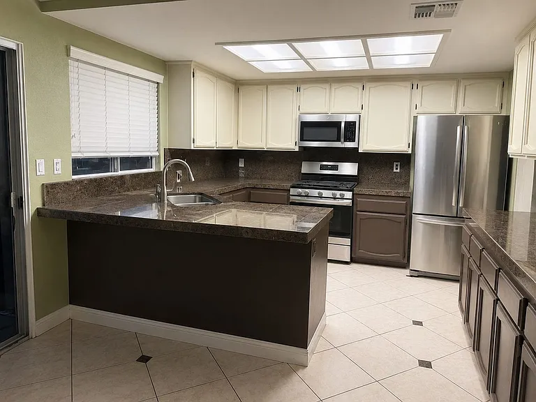 742 Rambleton Dr — Photo 10