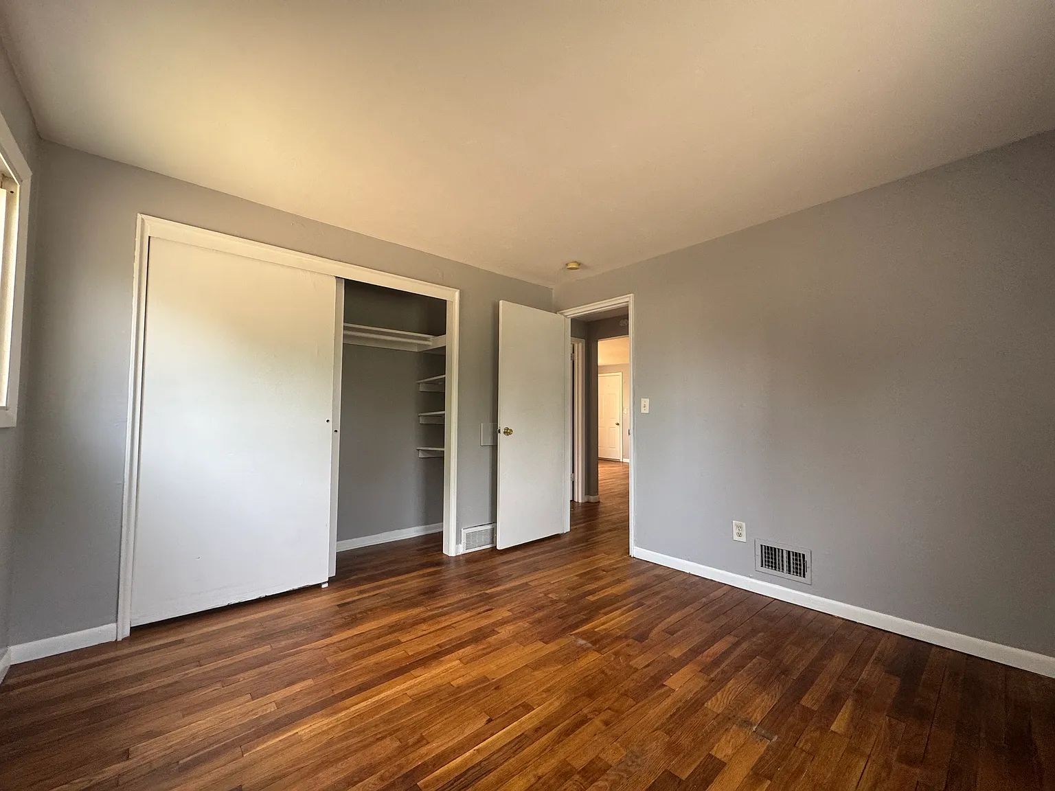 2 bed, 900 sqft, $1,595 — Photo 4