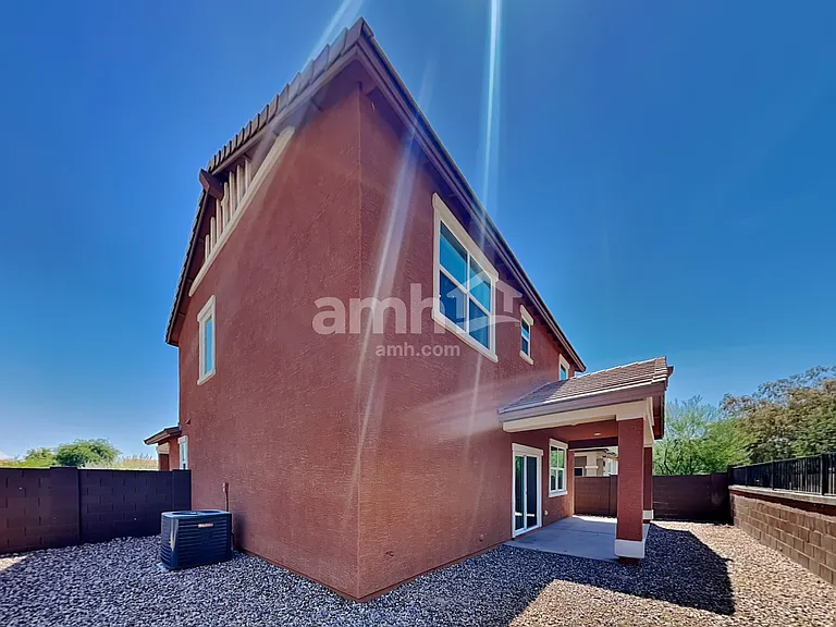 614 W Hackamore Ave — Photo 15