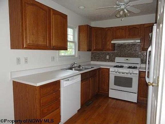 5th image of 34 Antietam Dr