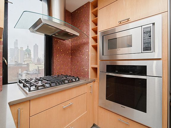 5th image of 455 E 86th St