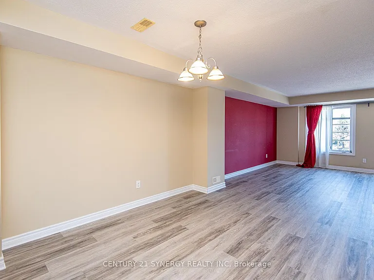 2228 Tenth Line Rd — Photo 8