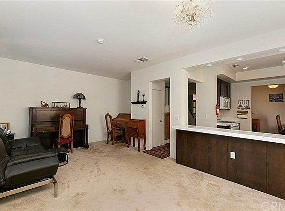 4th image of 2371 E Santa Ana Blvd S